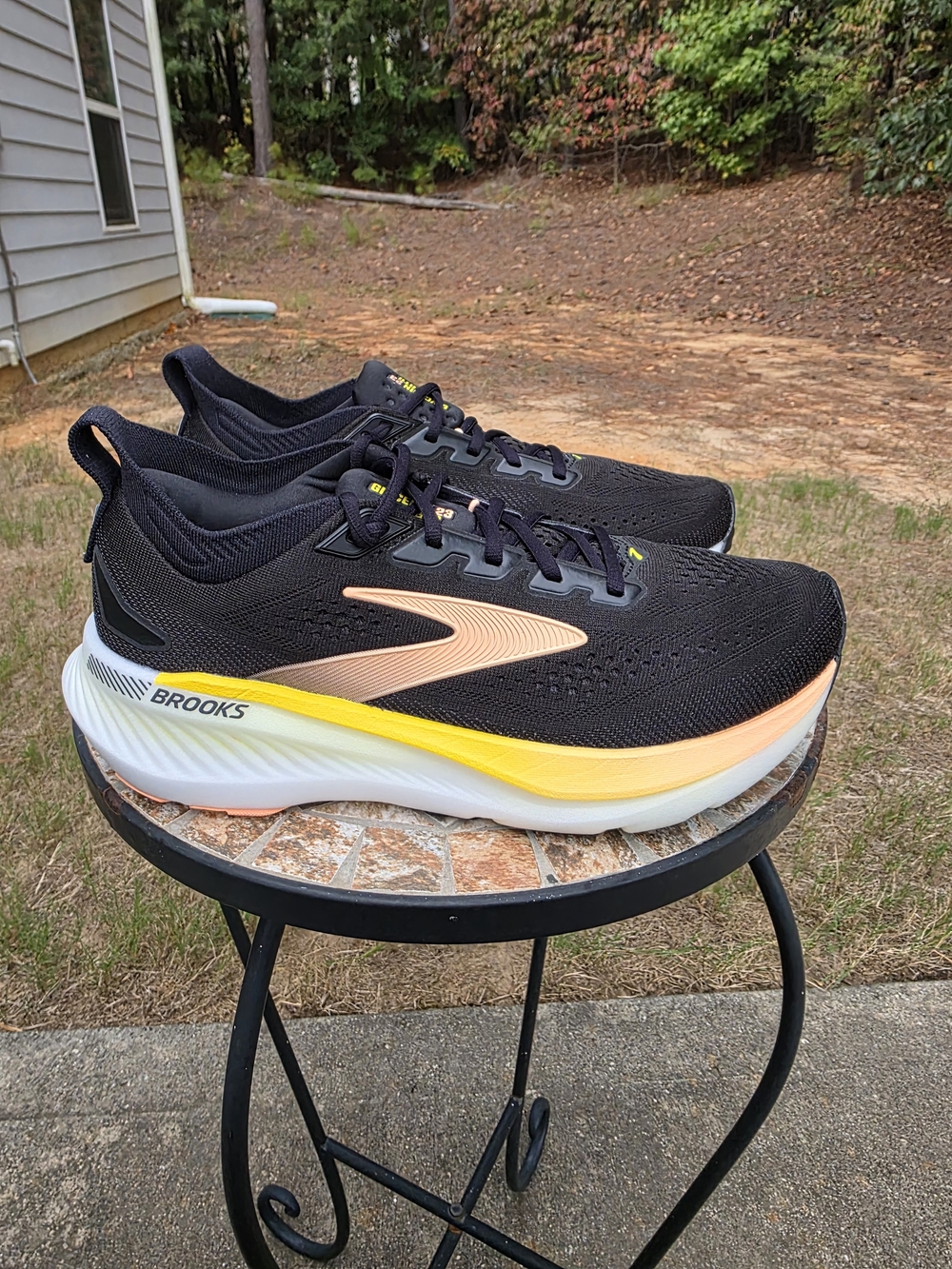 Brooks Glycerin GTS 23 1204921B072 Black/Peach Running Shoe Sneakers Women Sz 10